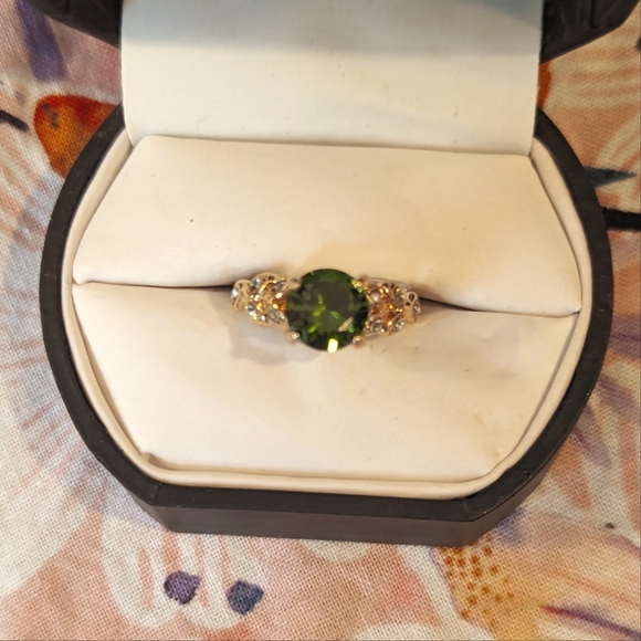 Nwt Emerald & Diamond Ring Size 5 💍 - Picture 10 of 12